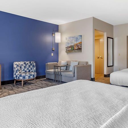 בנטונוויל Best Western Plus Castlerock Inn & Suites מראה חיצוני תמונה