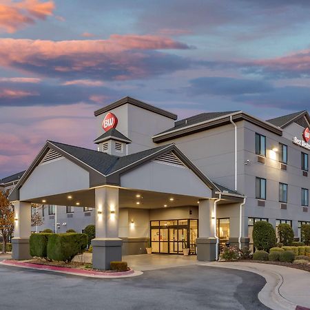 בנטונוויל Best Western Plus Castlerock Inn & Suites מראה חיצוני תמונה
