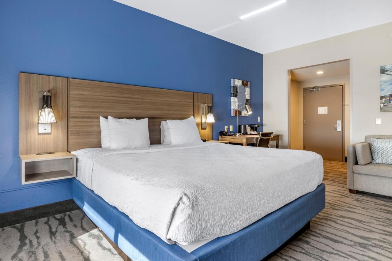בנטונוויל Best Western Plus Castlerock Inn & Suites מראה חיצוני תמונה