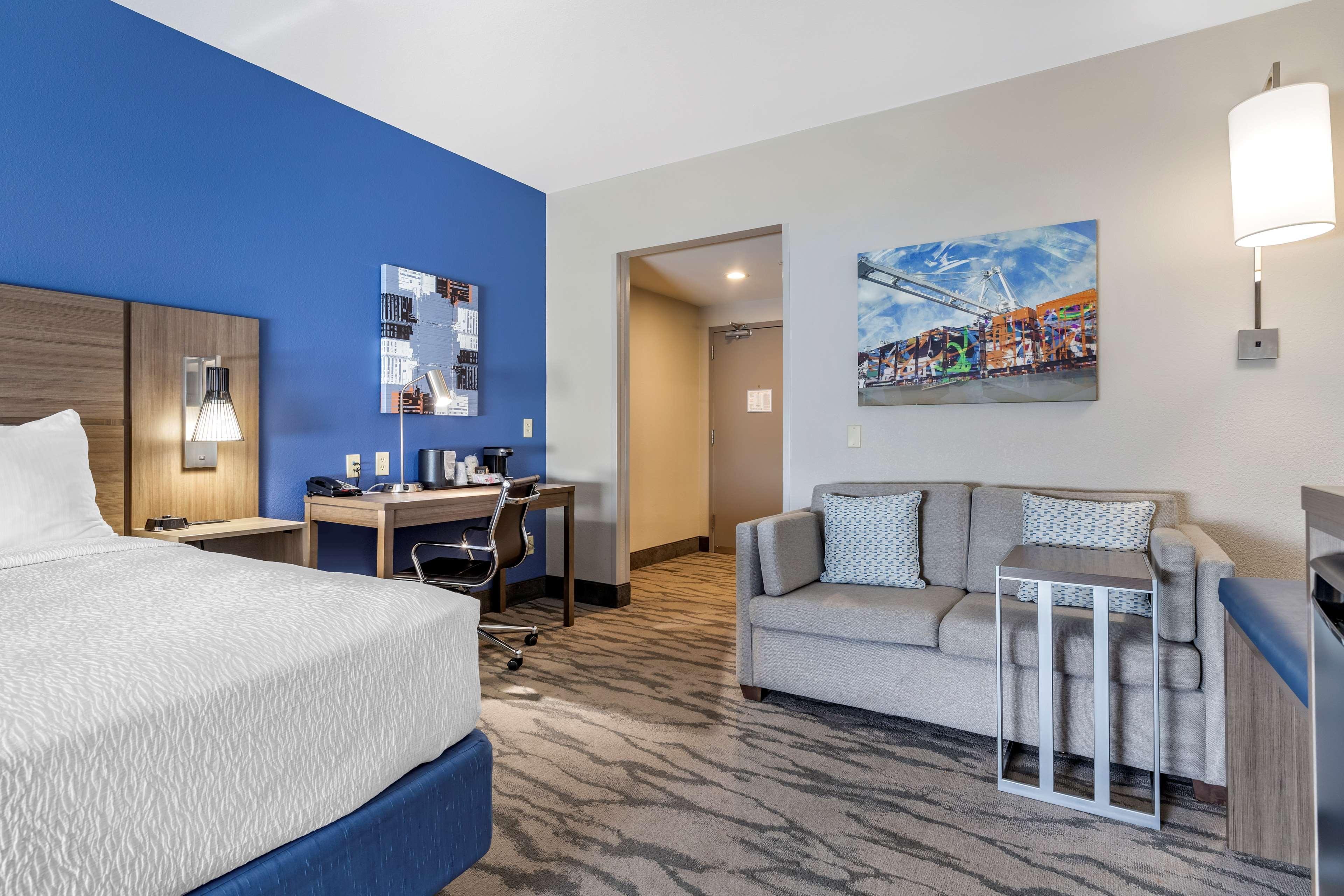 בנטונוויל Best Western Plus Castlerock Inn & Suites מראה חיצוני תמונה