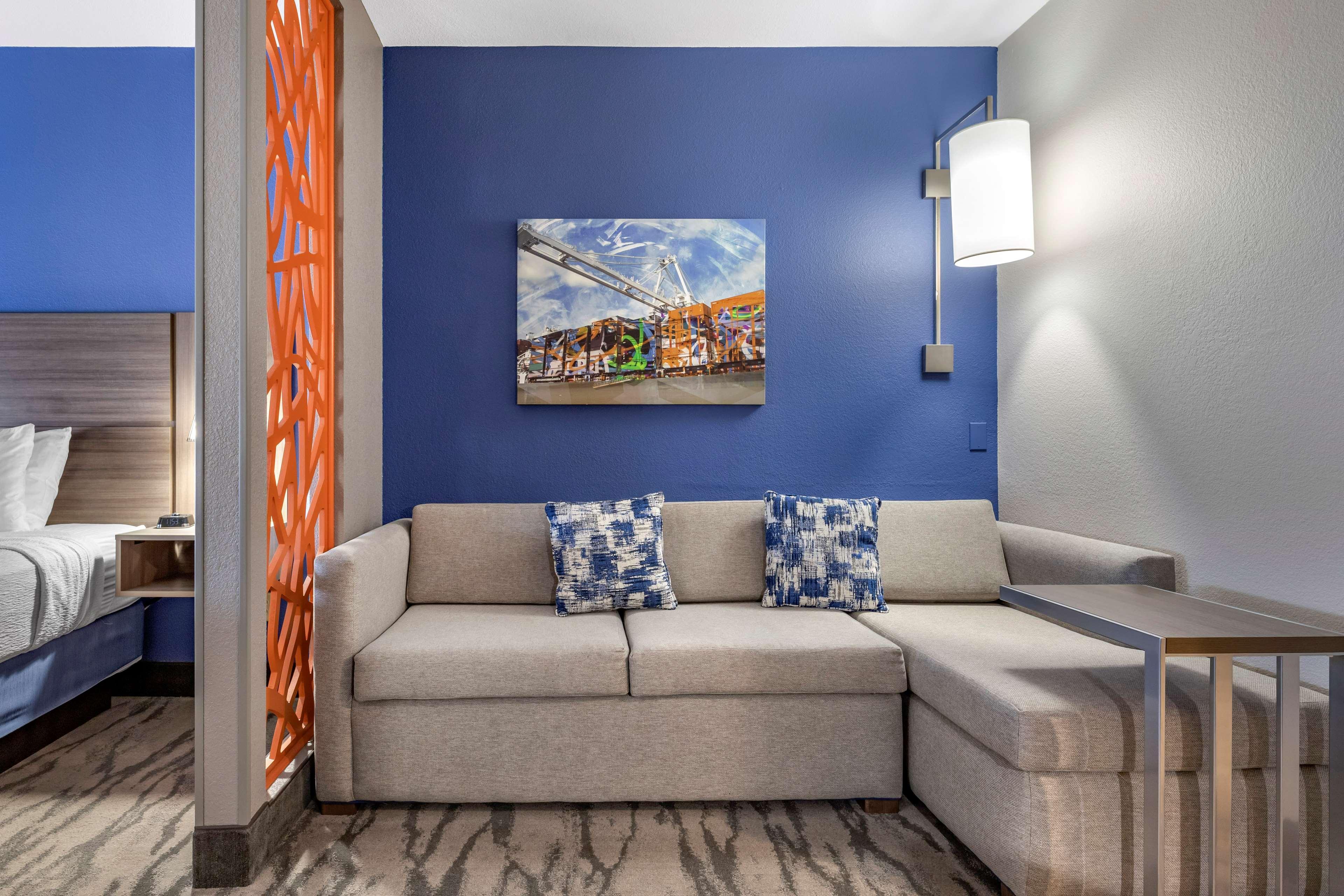 בנטונוויל Best Western Plus Castlerock Inn & Suites מראה חיצוני תמונה