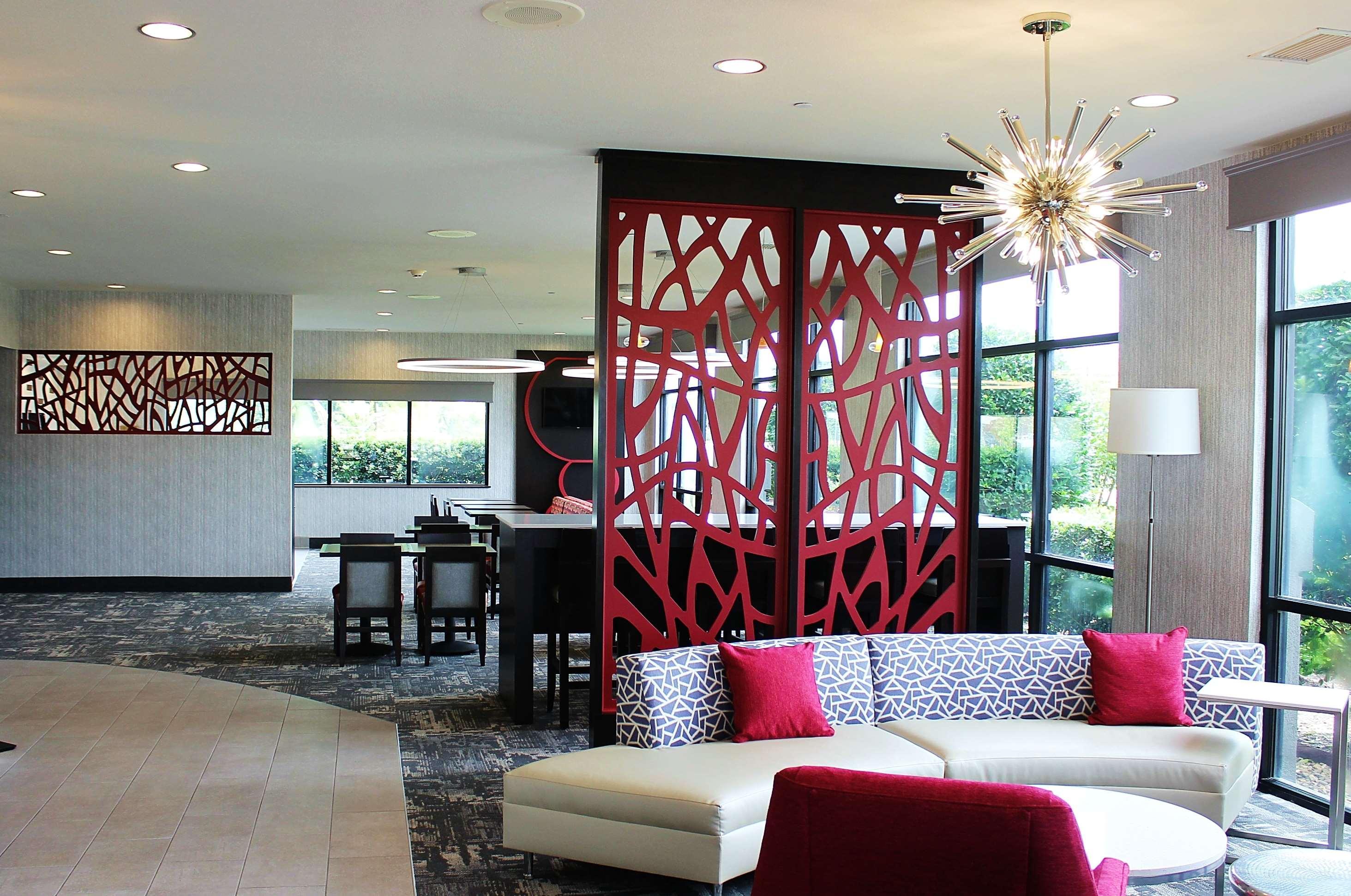 בנטונוויל Best Western Plus Castlerock Inn & Suites מראה חיצוני תמונה